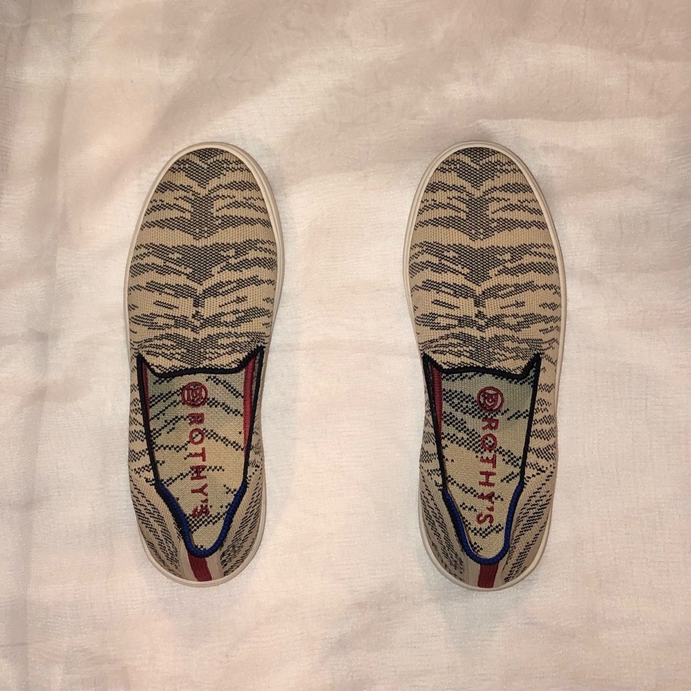 Size 7, Maritime Tiger Rothy’s.